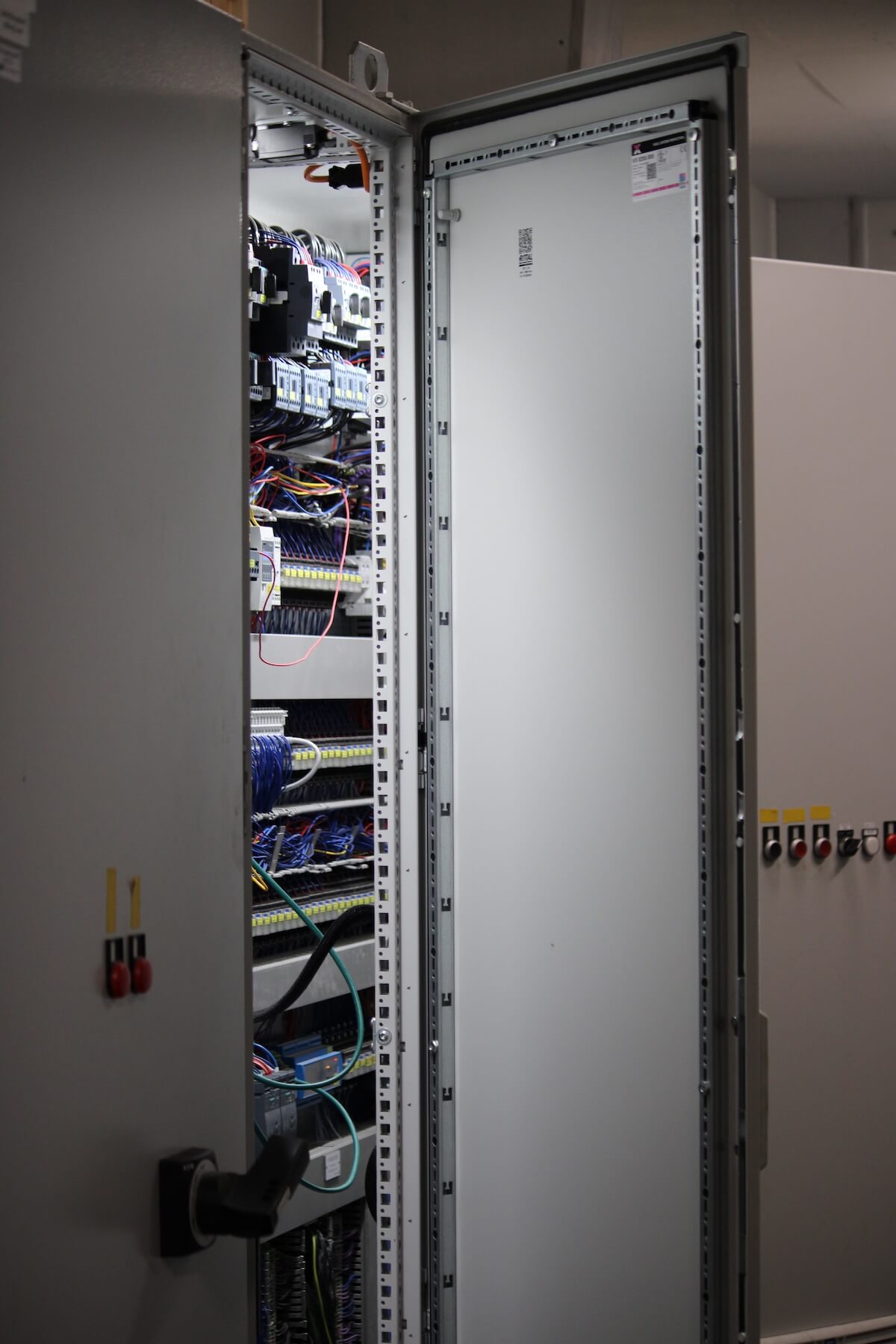 Elteknik køleanlægsskab